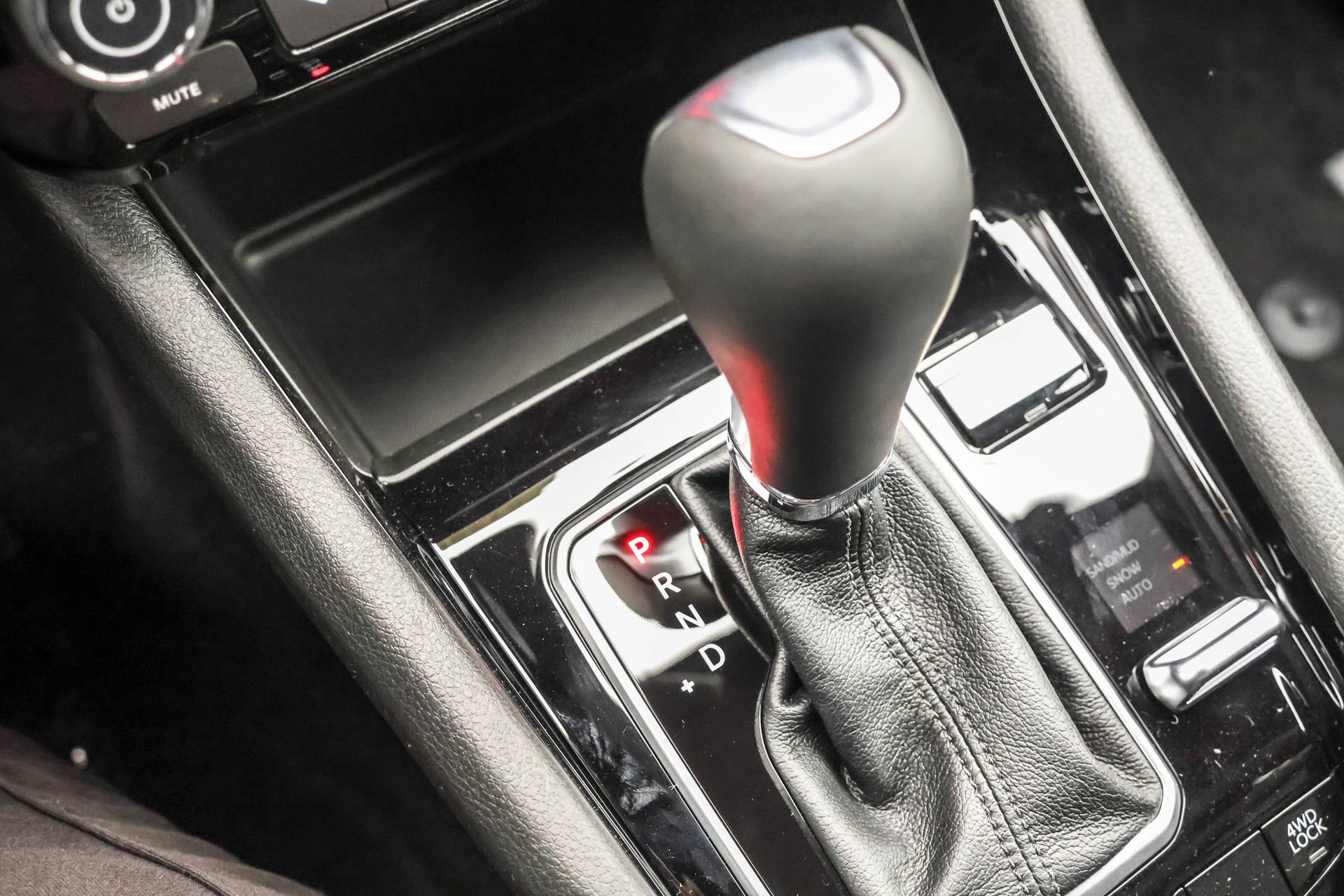 New 2026 Jeep Compass Limited image 18