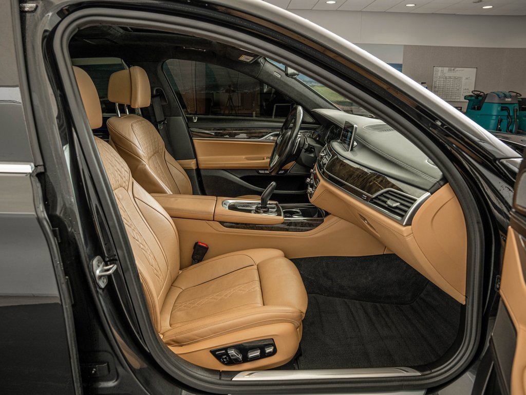 Used 2018 BMW 750i 750i image 35
