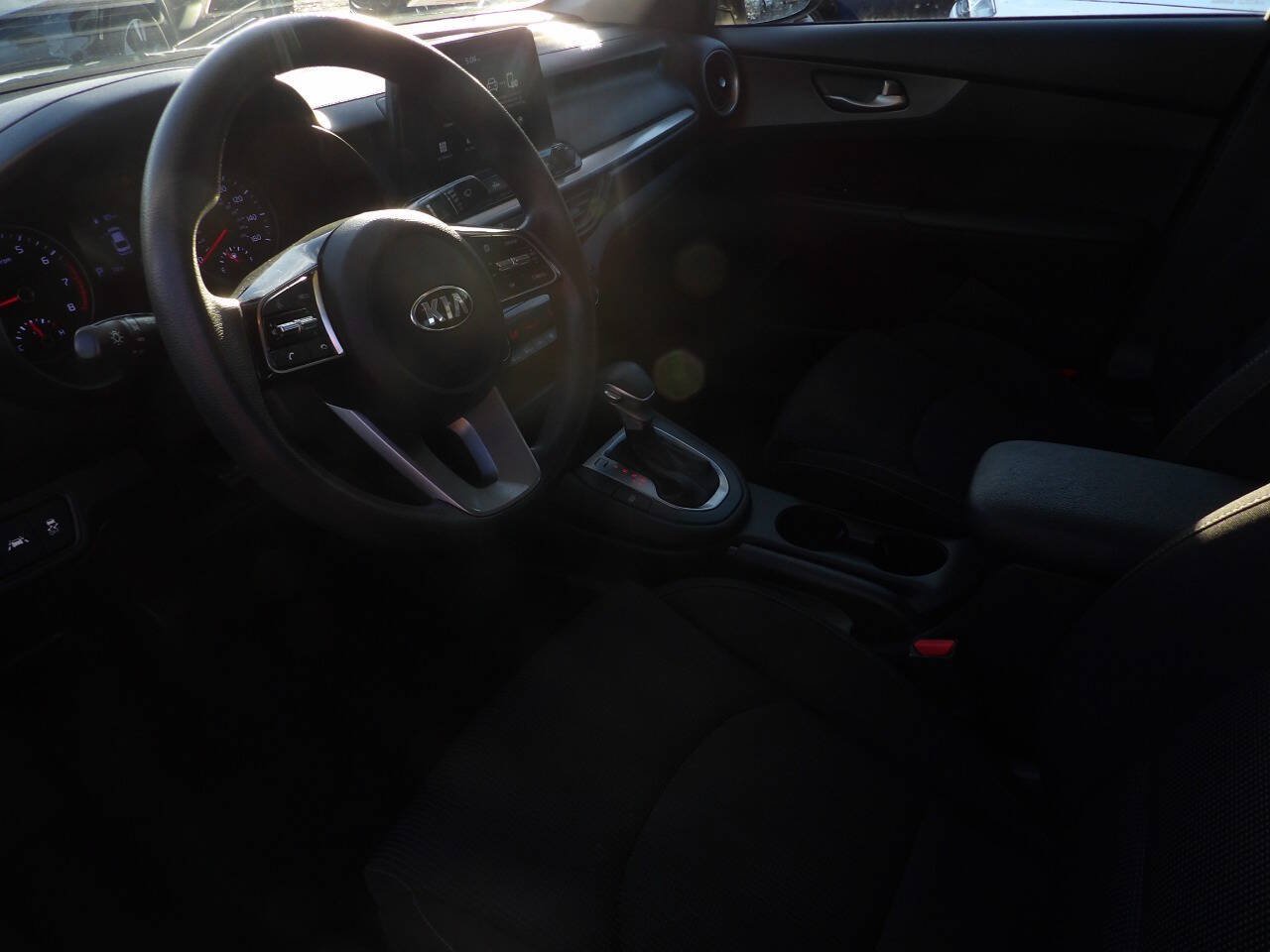 Used 2019 Kia Forte LXS FWD image 8