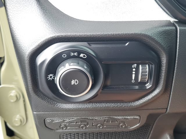 Used 2025 Jeep Wrangler Sport AWD/4WD image 25