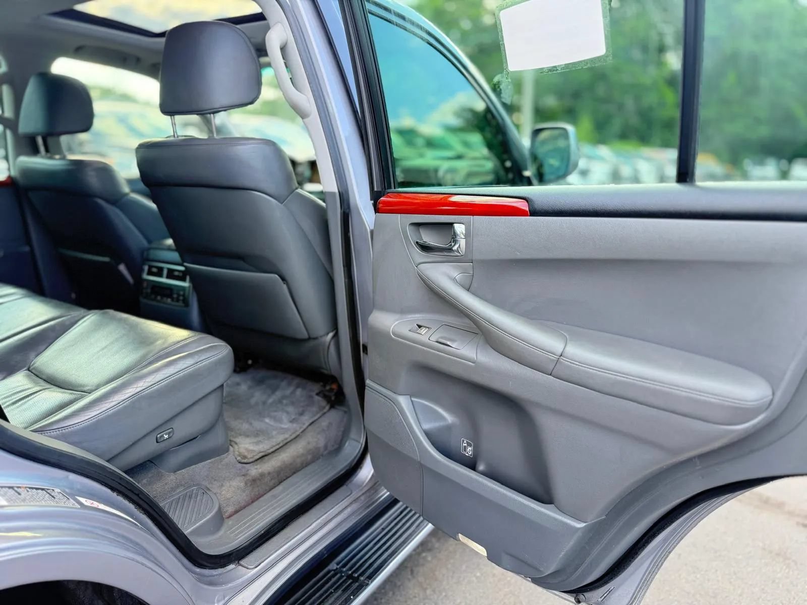 Used 2008 Lexus LX 570 4WD image 31