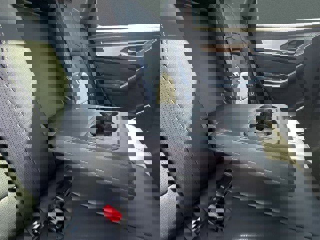 Certified 2025 Jaguar F-PACE R-Dynamic S image 20