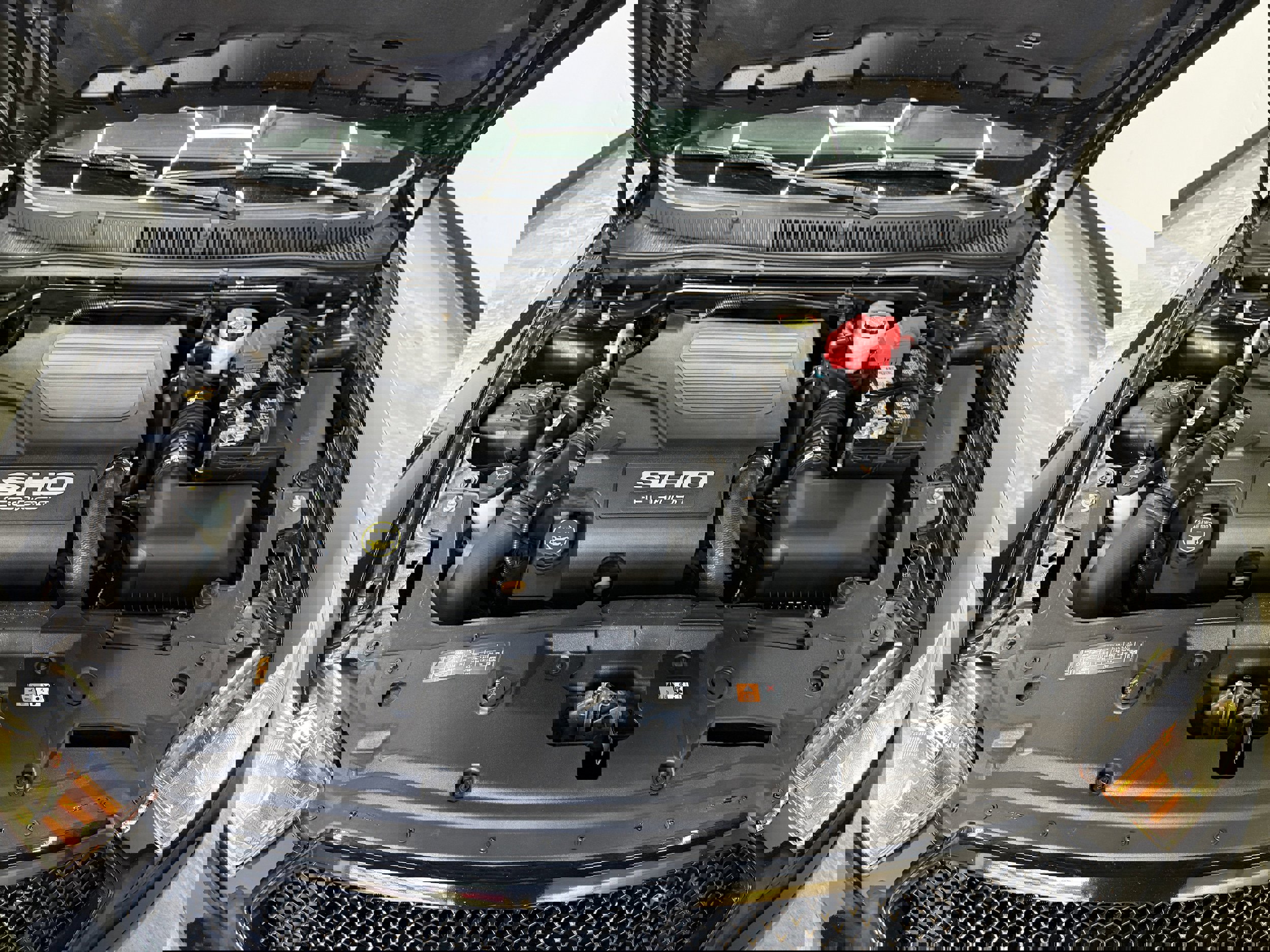 Used 2018 Ford Taurus SHO w/ Driver Assist Package image 33