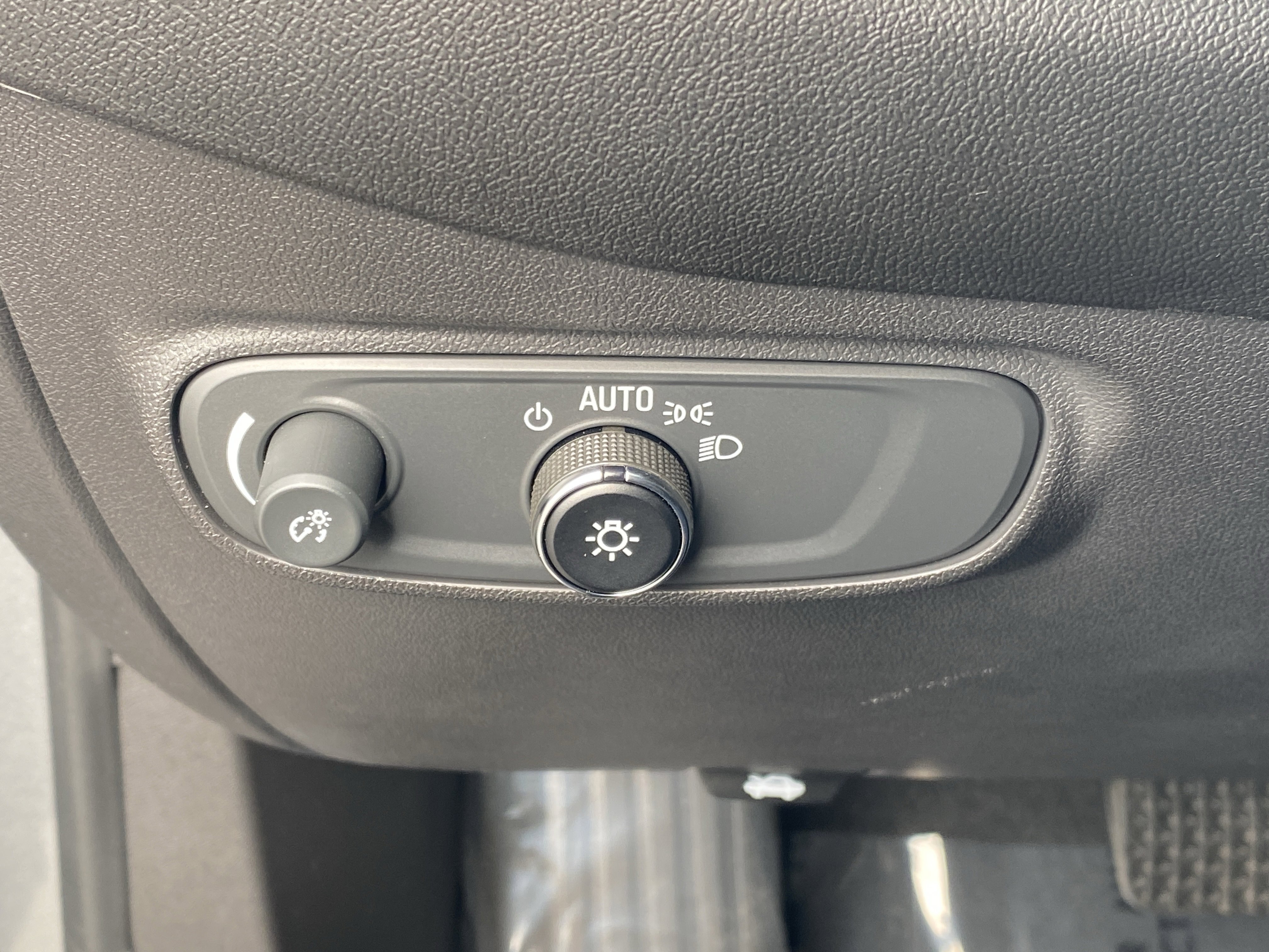 Used 2023 Chevrolet Equinox LS image 29