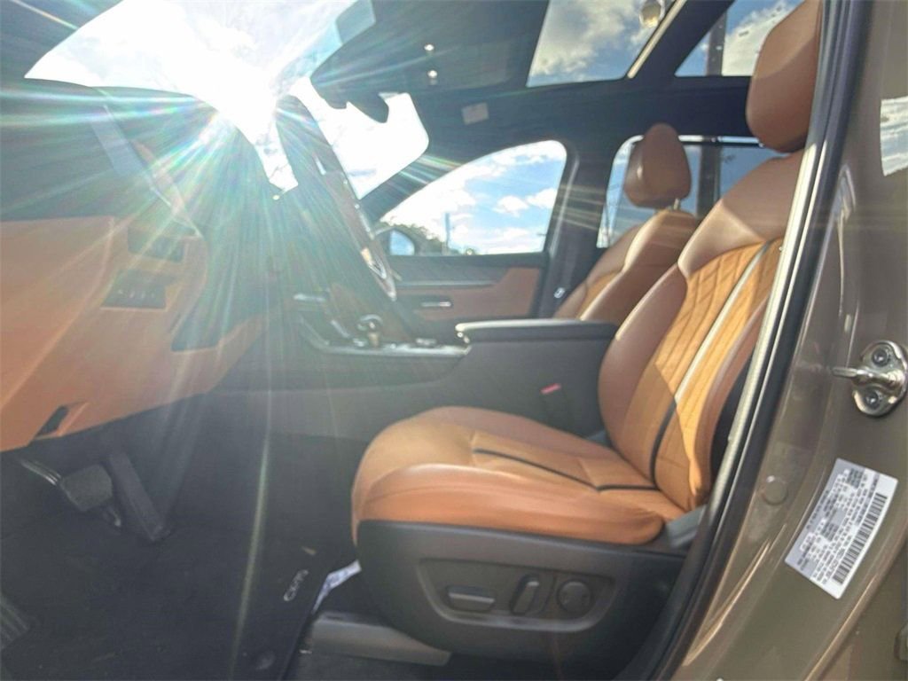 Certified 2025 MAZDA CX-70 3.3 Turbo S w/ Premium Plus image 10