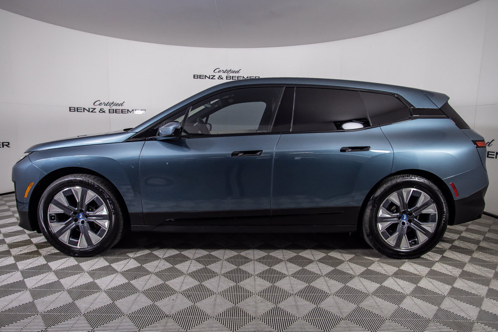 Used 2024 BMW iX xDrive50 w/ Premium Package AWD/4WD image 10