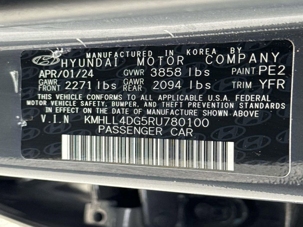 Used 2024 Hyundai Elantra SE FWD image 29