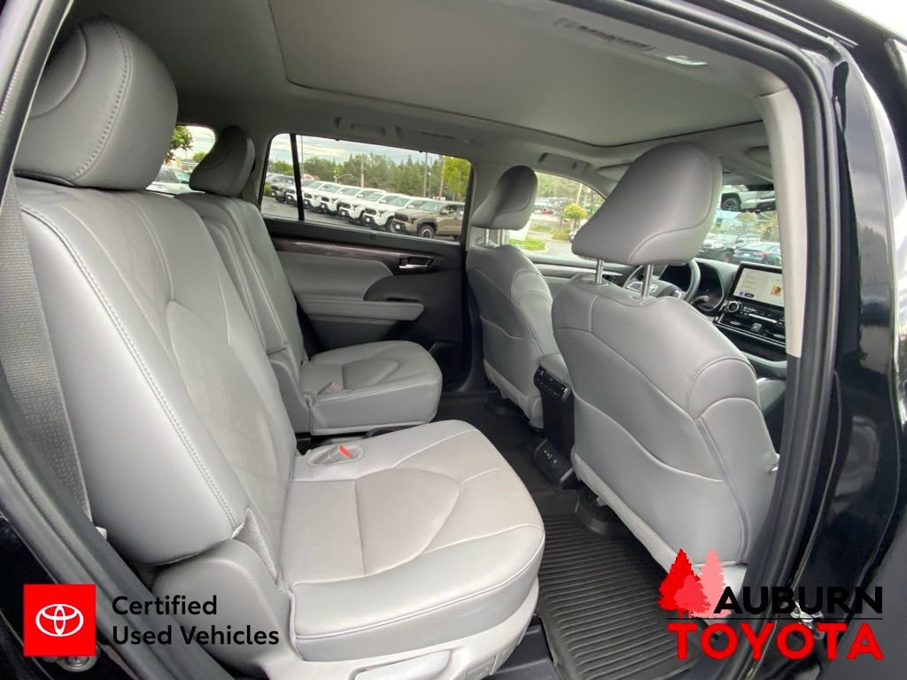 Certified 2024 Toyota Highlander Platinum AWD/4WD image 21