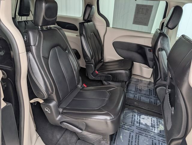 Used 2024 Chrysler Pacifica Touring-L image 24