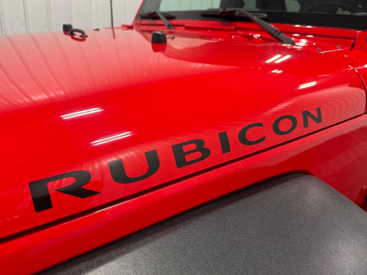 Used 2016 Jeep Wrangler Unlimited Rubicon w/ Connectivity Group image 8