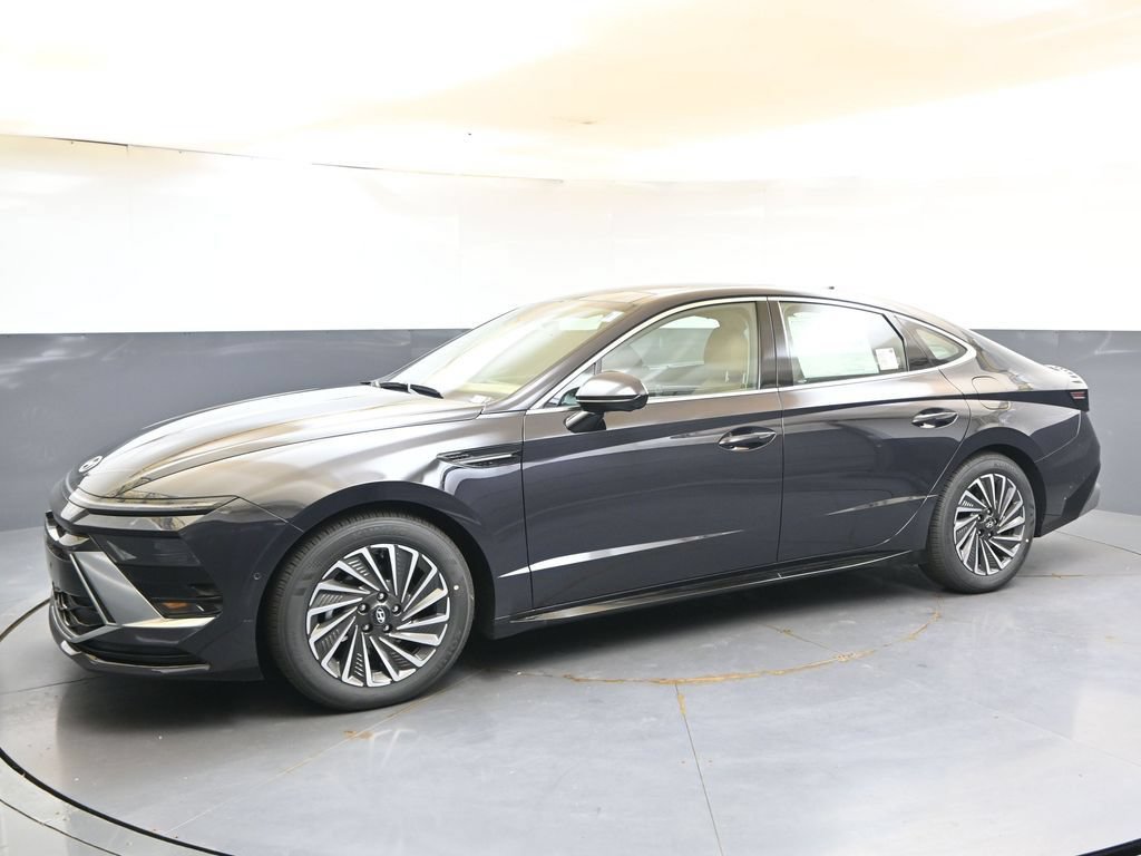 New 2026 Hyundai Sonata Limited FWD image 2