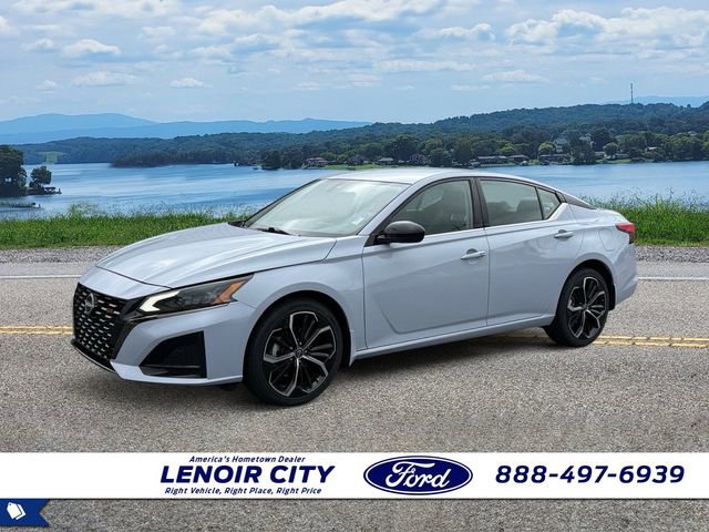 Used 2023 Nissan Altima 2.5 SR AWD/4WD image 7