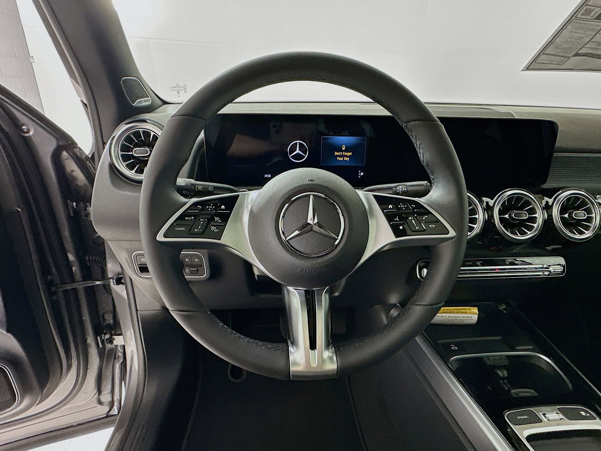 New 2026 Mercedes-Benz GLB 250 image 12