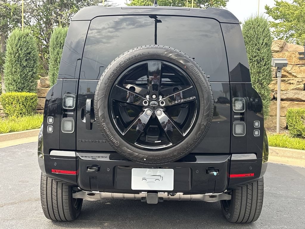 New 2026 Land Rover Defender 110 X-Dynamic SE AWD/4WD image 4