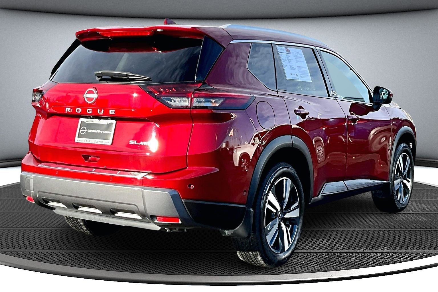 Used 2024 Nissan Rogue SL image 6