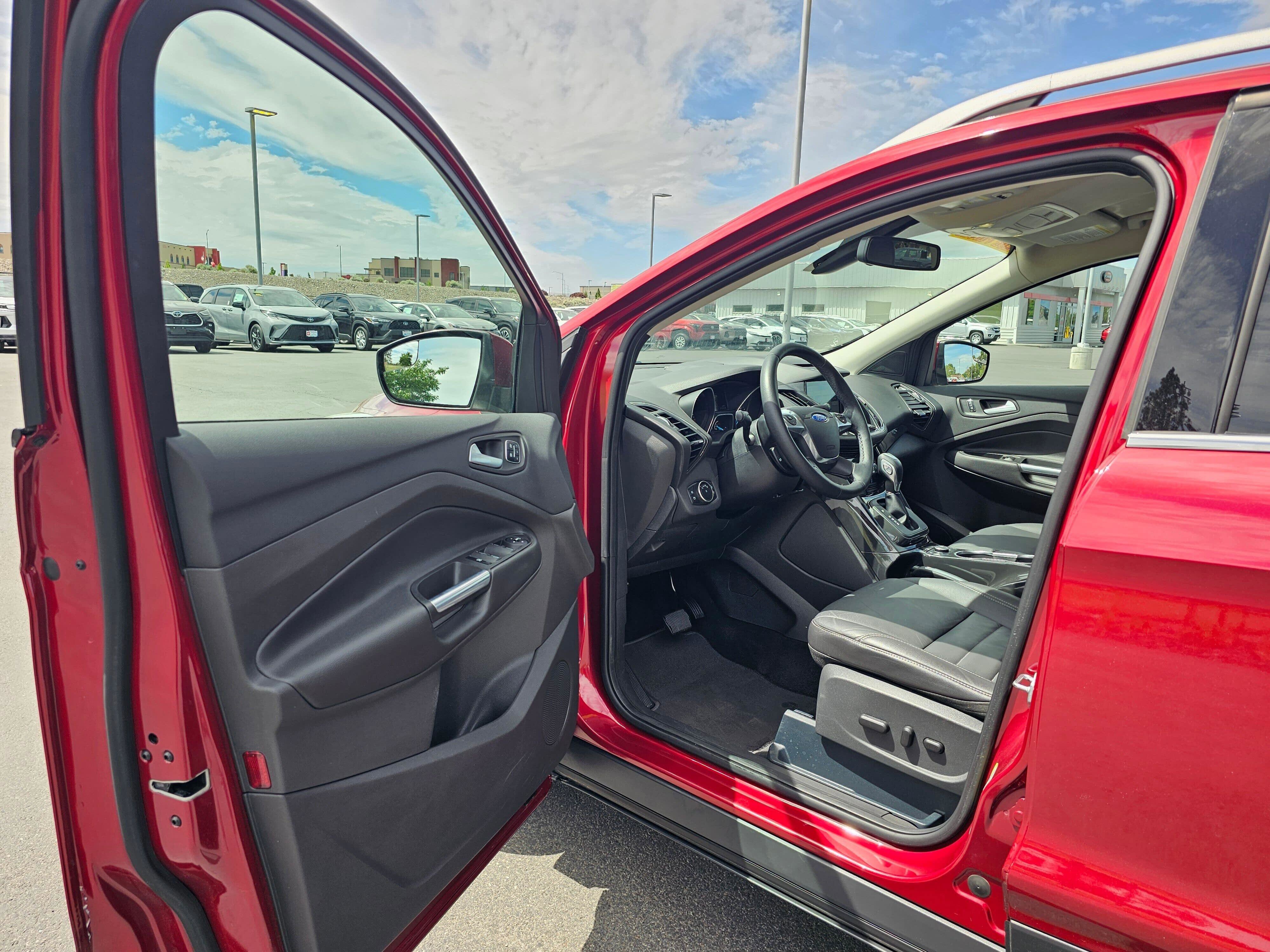 Used 2016 Ford Escape Titanium AWD/4WD image 18