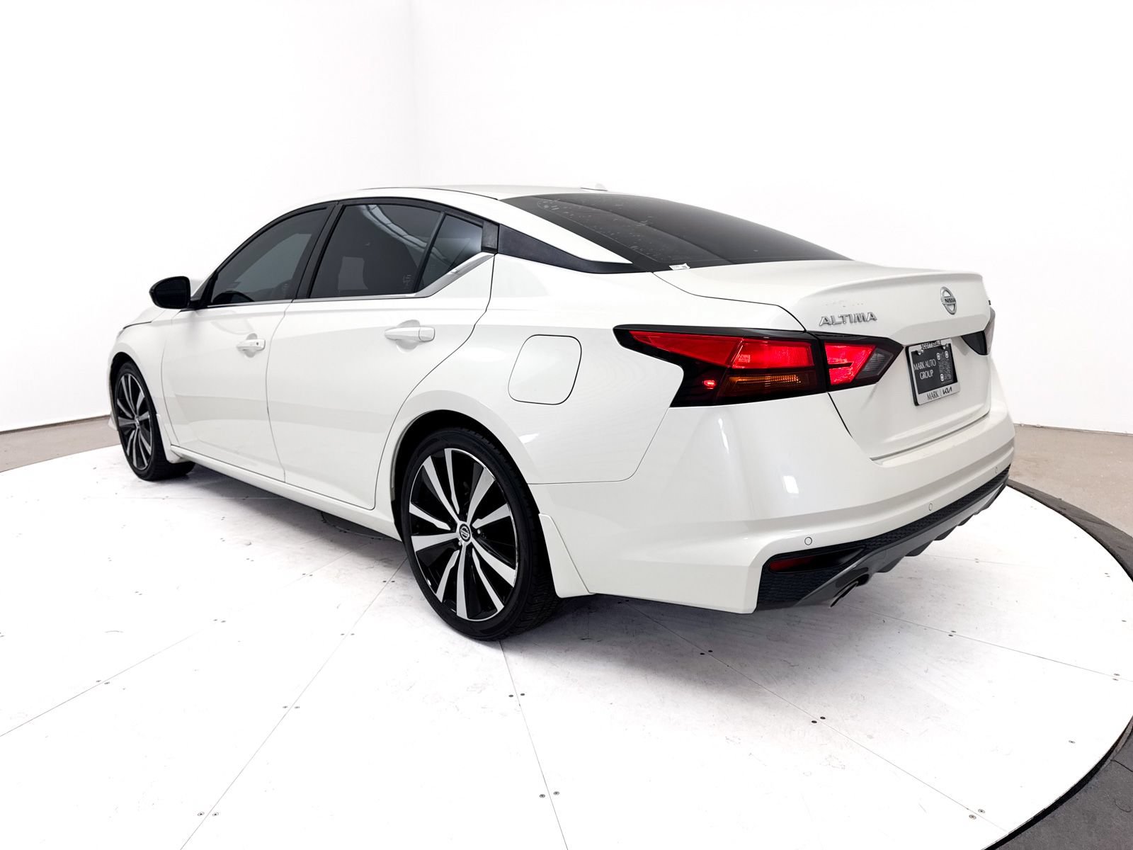 Used 2020 Nissan Altima 2.5 SR FWD image 13