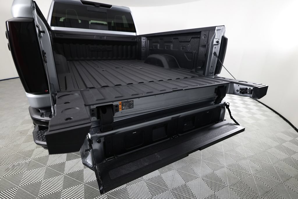 Used 2026 GMC Sierra 2500 AT4X AWD/4WD image 8