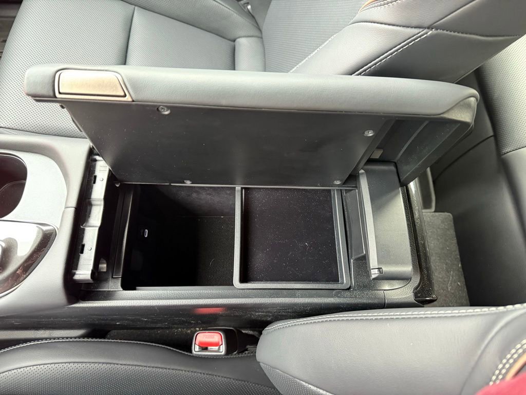 Used 2025 Toyota Crown Signia AWD/4WD image 36