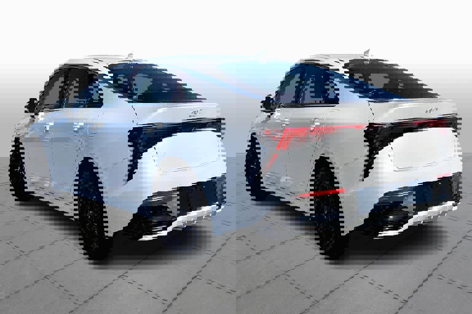 Used 2025 Kia K5 LXS image 11