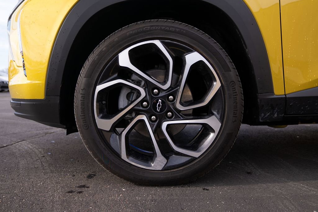 Used 2025 Chevrolet Trax RS w/ Driver Confidence Package image 8