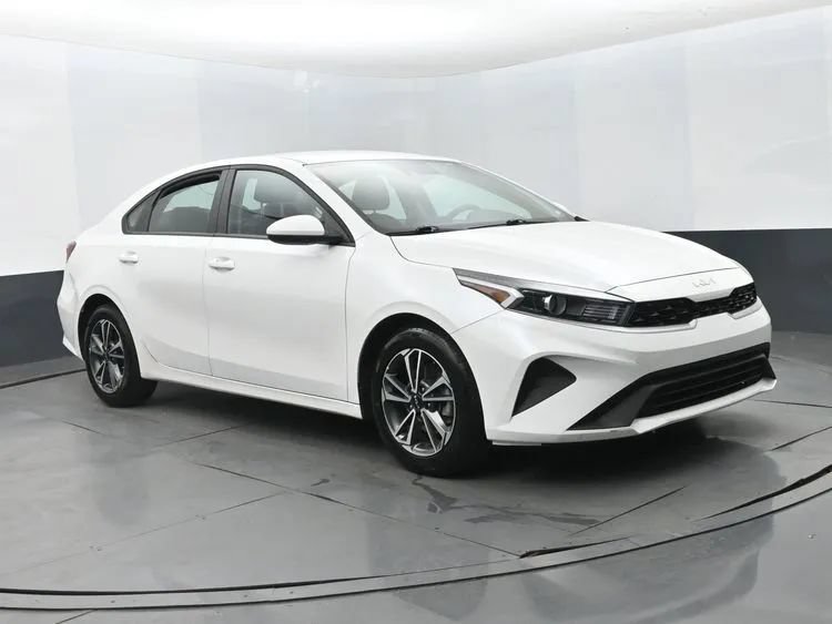 Used 2024 Kia Forte LXS FWD image 2