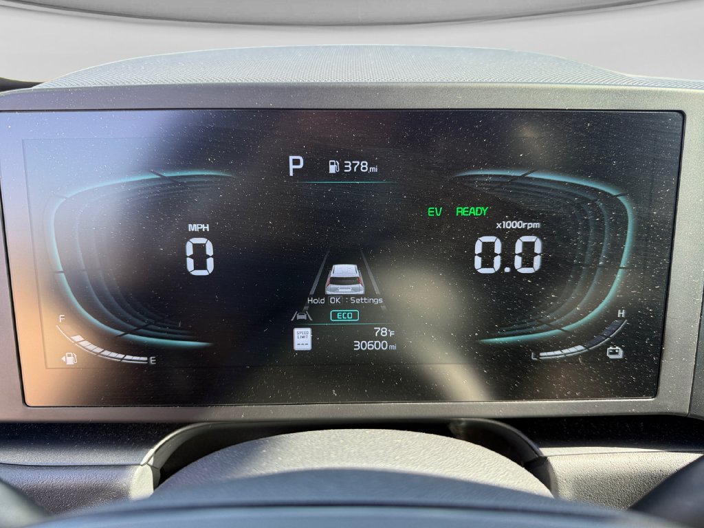 Used 2025 Kia Niro LX FWD image 13