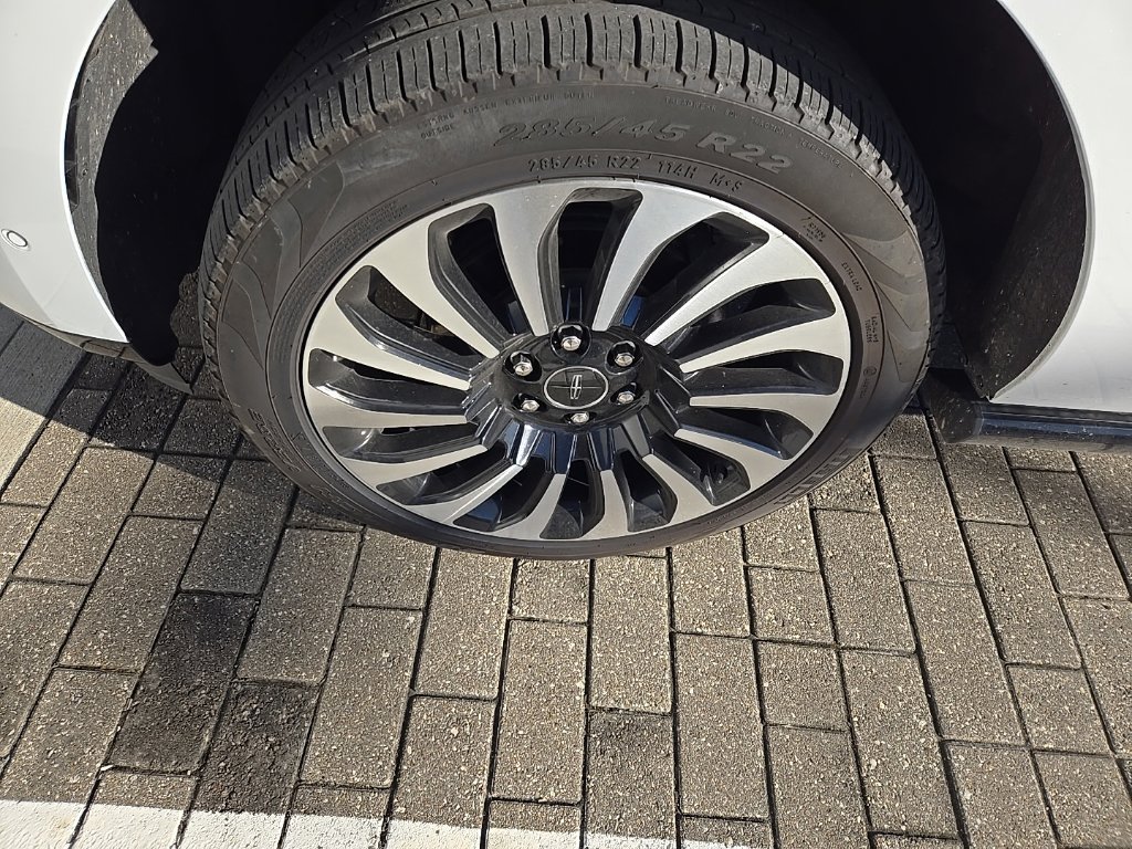 Used 2022 Lincoln Navigator L Black Label AWD/4WD image 10