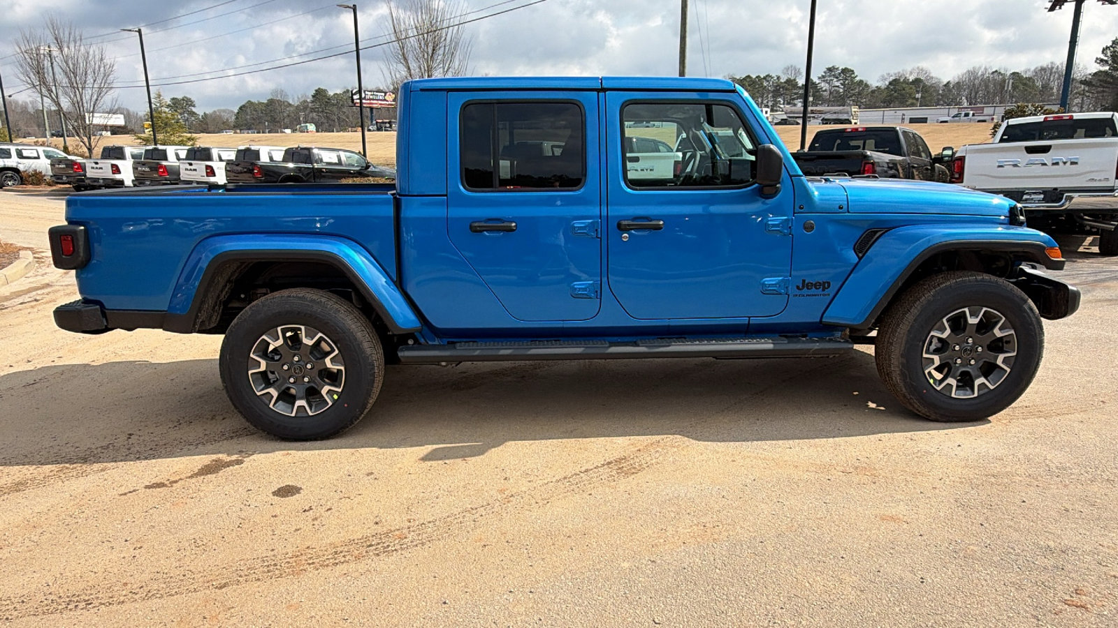 New 2026 Jeep Gladiator Sport image 7