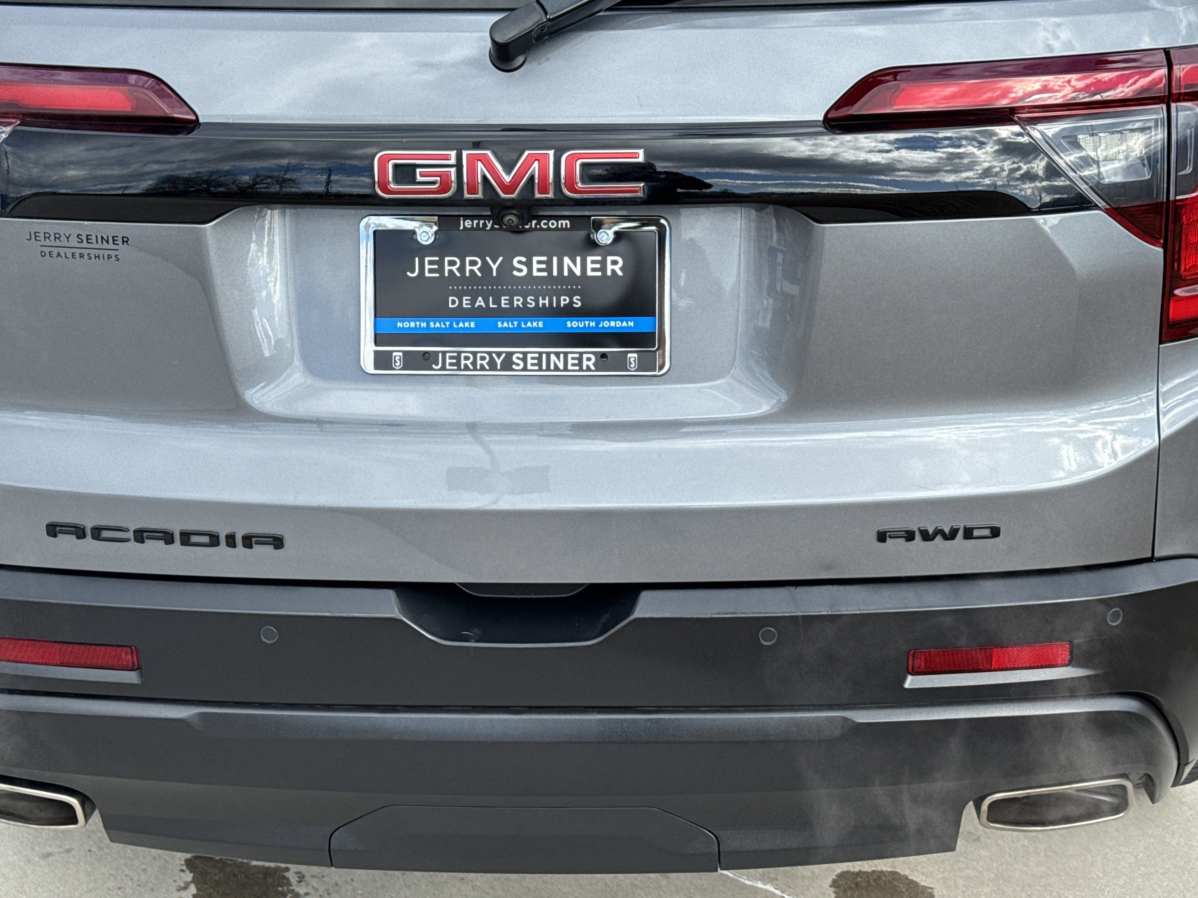 Used 2021 GMC Acadia SLE w/ Driver Convenience Package image 13