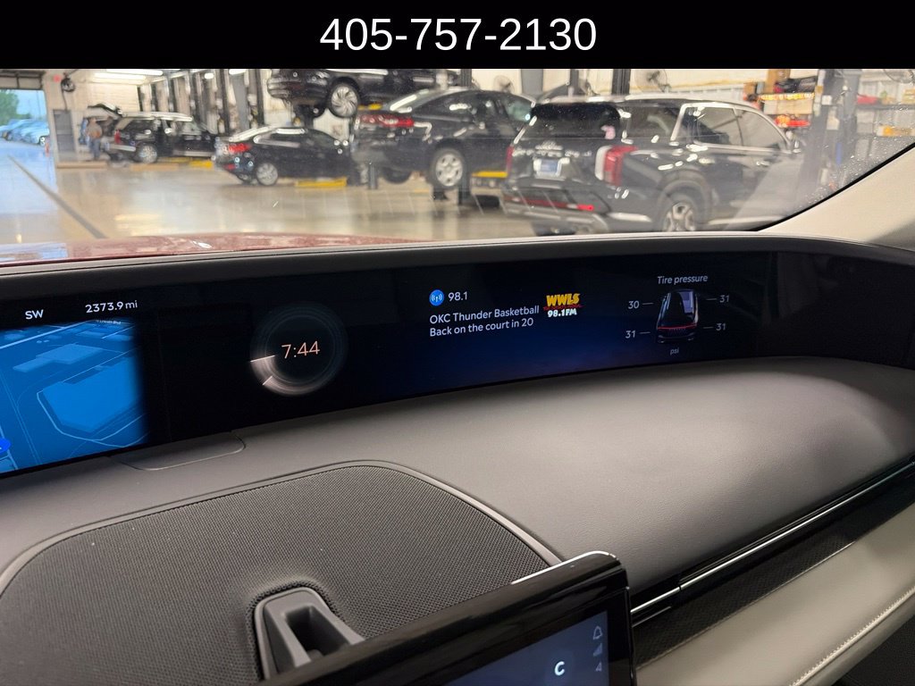Used 2026 Lincoln Nautilus Premier AWD/4WD image 7