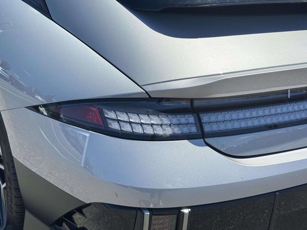 Used 2025 Hyundai Ioniq 6 SEL RWD image 11