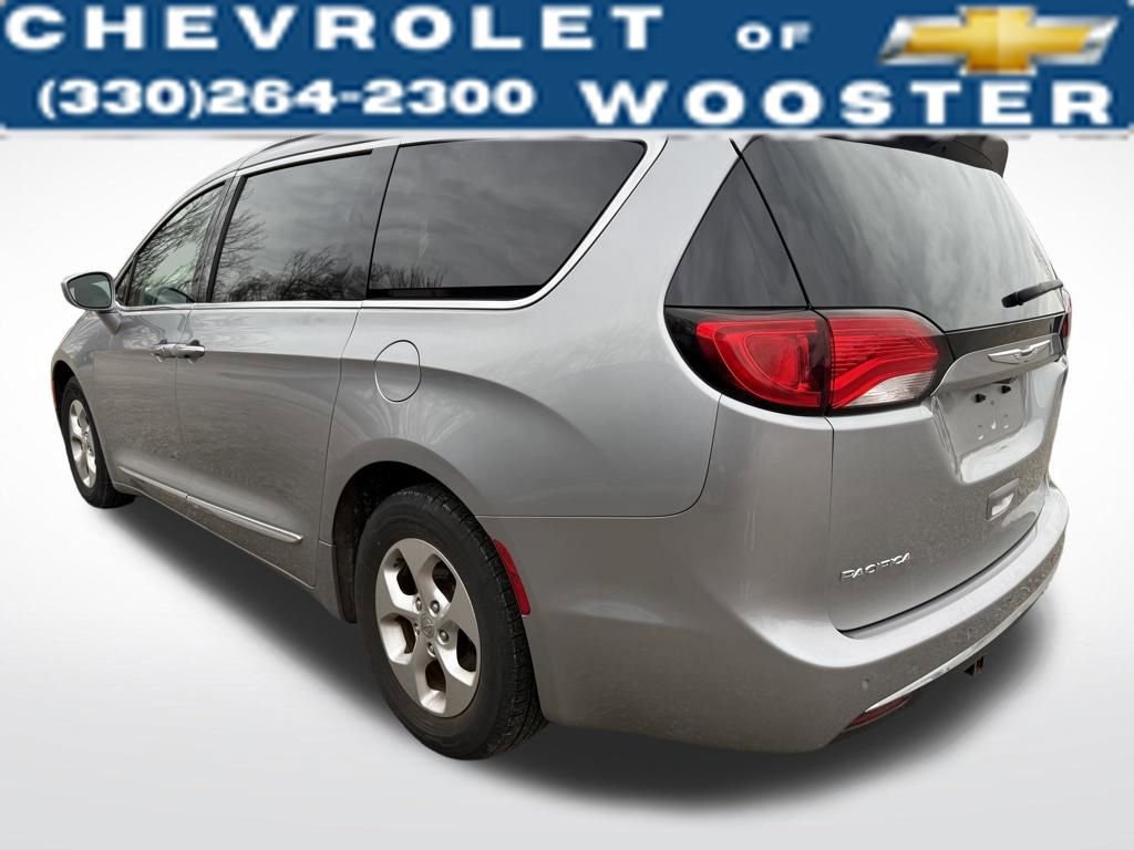 Used 2017 Chrysler Pacifica Touring-L Plus image 3