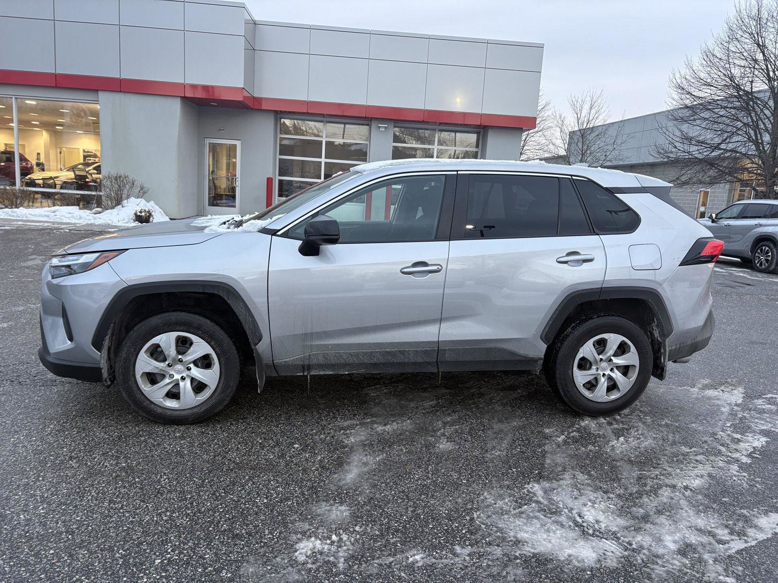 Used 2025 Toyota RAV4 LE image 4