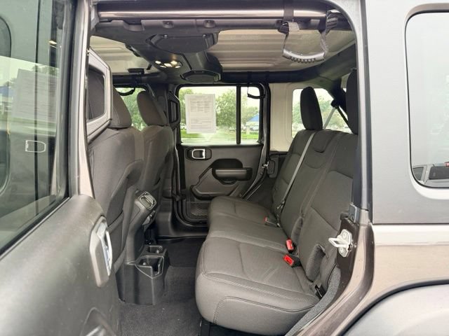 Used 2022 Jeep Wrangler Unlimited Sport AWD/4WD image 8