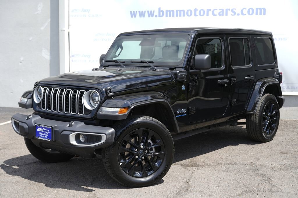 Used 2025 Jeep Wrangler Unlimited Sahara w/ Safety Group AWD/4WD image 2