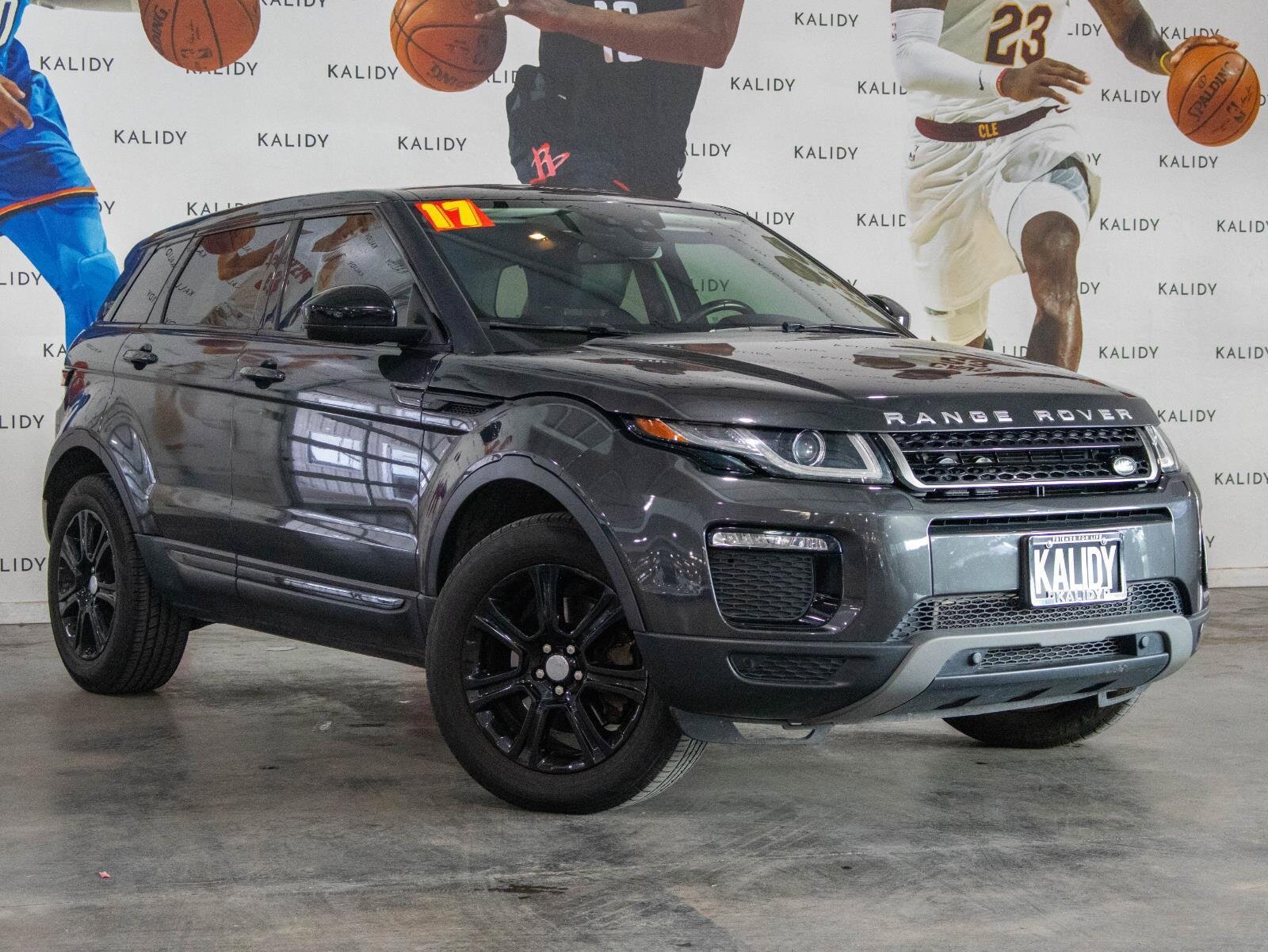 Used 2017 Land Rover Range Rover Evoque SE Premium image 2