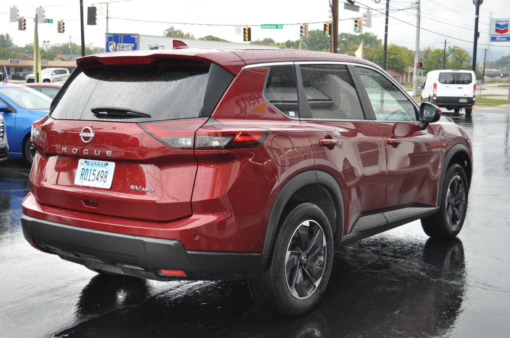 Used 2024 Nissan Rogue SV image 16