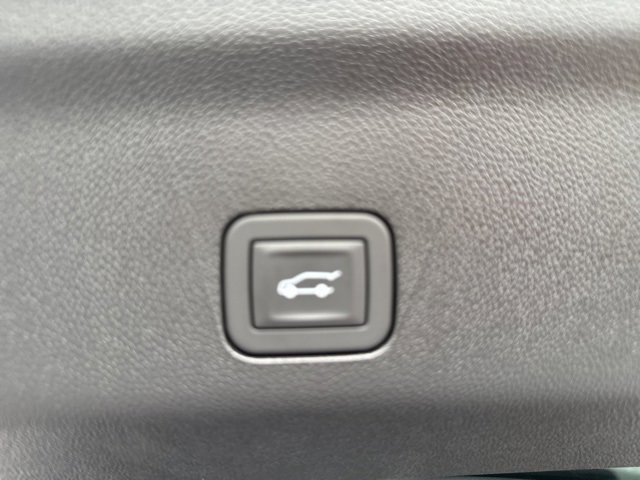 New 2025 GMC Yukon AT4 Ultimate w/ LPO, Floor Liner Package image 23