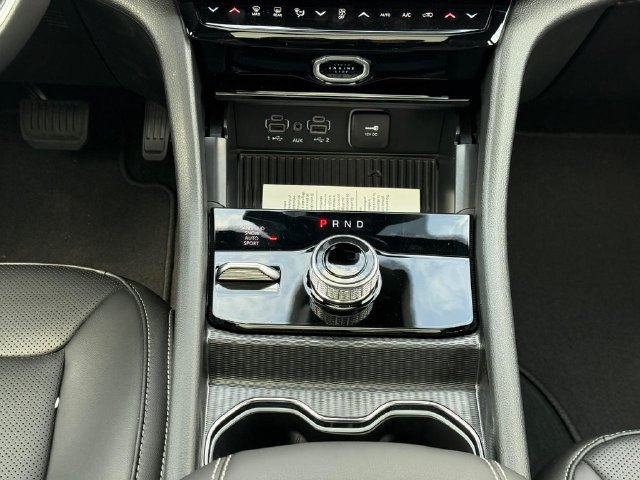 New 2026 Jeep Grand Cherokee L Limited w/ Luxury Tech Group II AWD/4WD image 18
