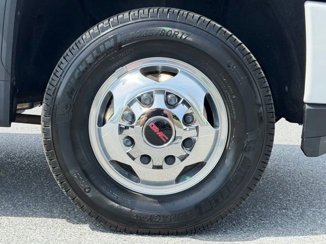 Used 2022 GMC Sierra 3500 Denali w/ Technology Package AWD/4WD image 22