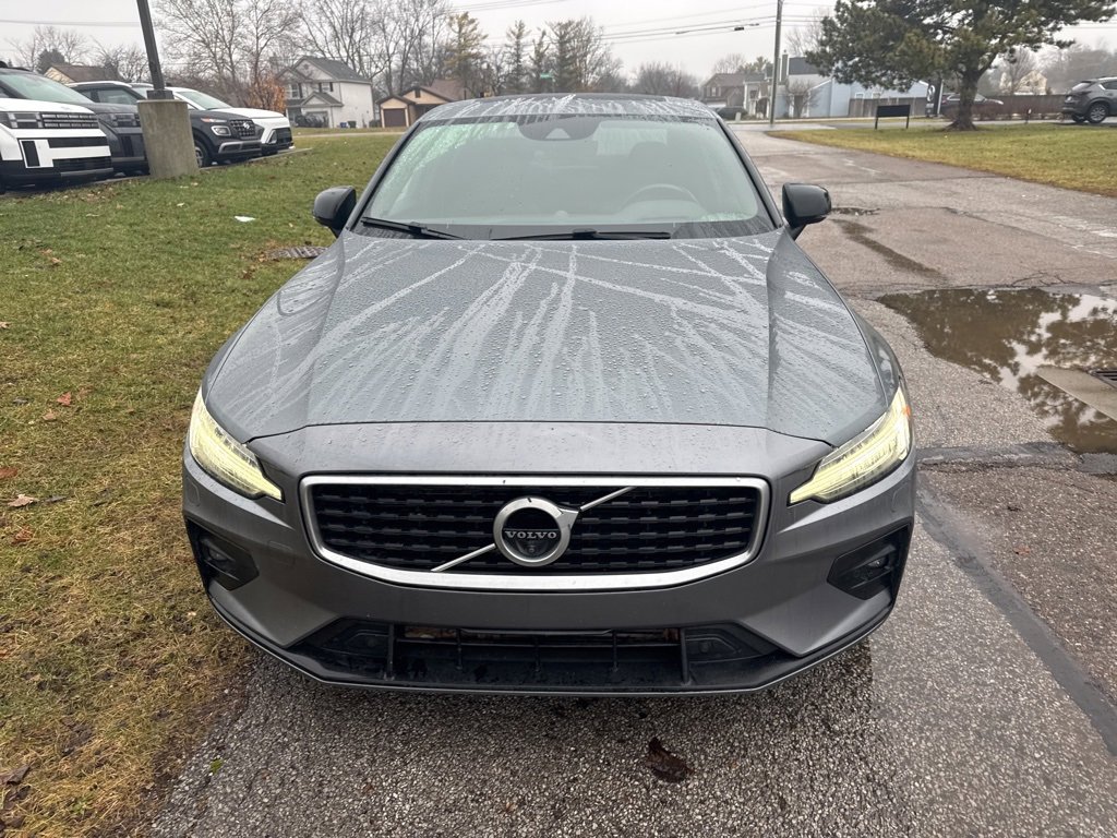 Used 2019 Volvo S60 T6 R-Design image 2