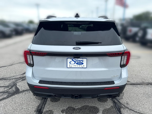 New 2026 Ford Explorer ST-Line w/ ST-Line Street Pack AWD/4WD image 7