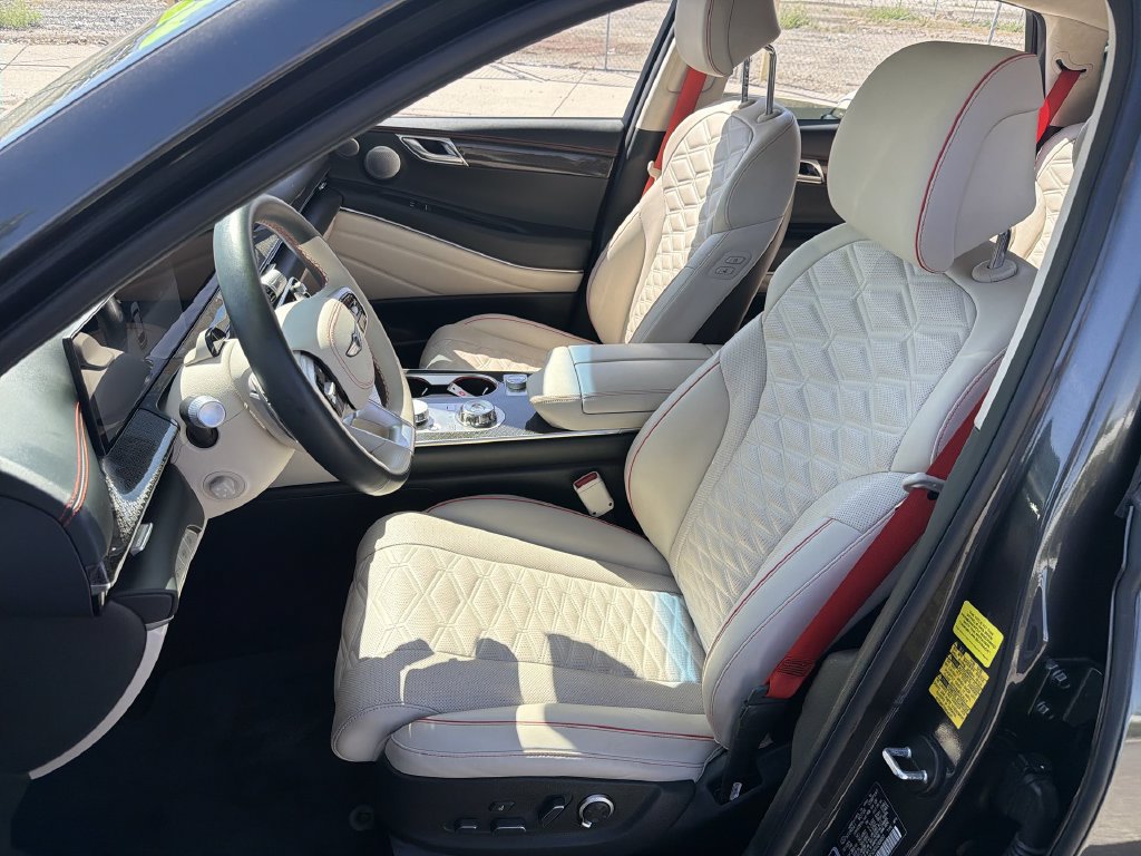 Used 2025 Genesis GV80 3.5T e-SC AWD/4WD image 16