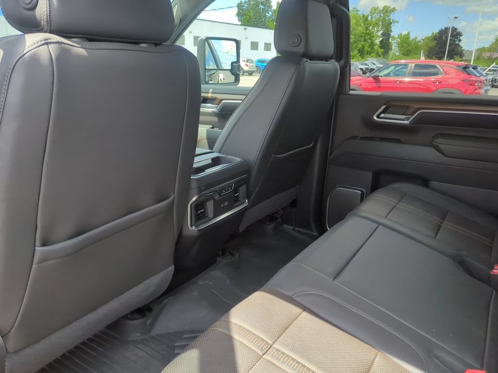 Certified 2025 Chevrolet Silverado 3500 High Country w/ High Country Premium Package AWD/4WD image 21