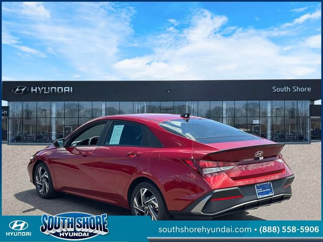 Certified 2025 Hyundai Elantra Sport w/ Cargo Package FWD image 8