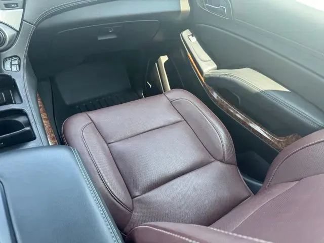 Used 2019 Chevrolet Suburban Premier w/ Premier Plus Edition AWD/4WD image 23