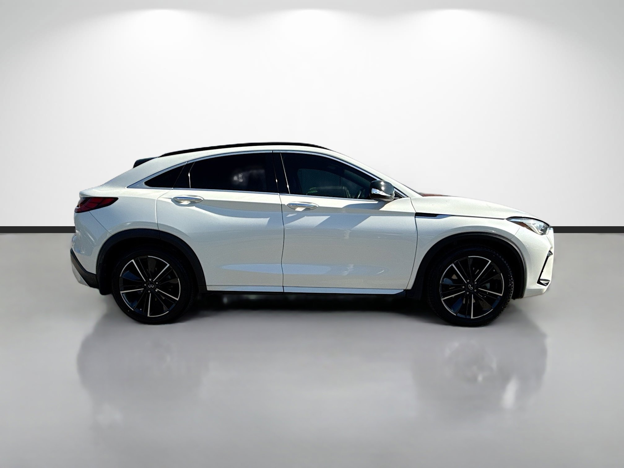 Used 2022 INFINITI QX55 Luxe w/ Cargo Package AWD/4WD image 2