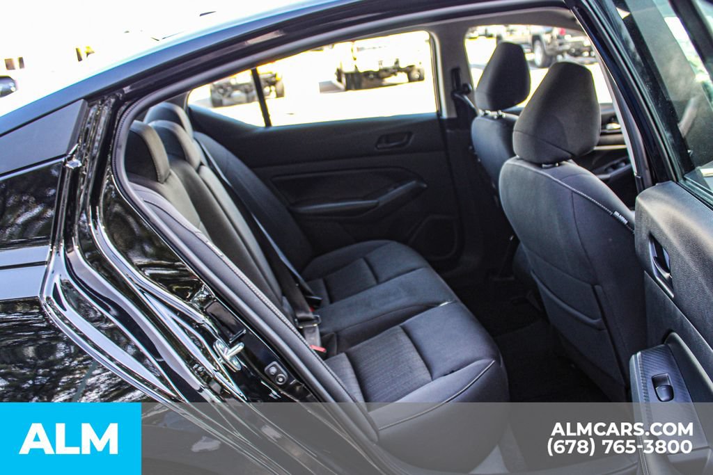 Used 2025 Nissan Altima 2.5 SV FWD image 19