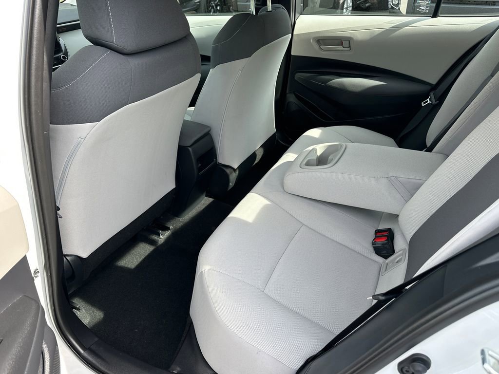 Used 2022 Toyota Corolla LE FWD image 12
